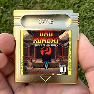 パーソナライズされた Dad Kombat カートリッジ - お父さんへのカスタムギフト - パーソナライズされたギフト - 父の日ギフト - パーソナライズされた Mortal Kombat ギフト