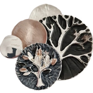 Broche magnétique dans le design combiné Arbre de vie 5 couleurs au choix Tellement féminin, pour les mariages, ou pour toute occasion.. Grey/Black