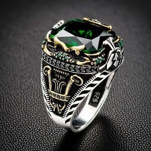 Handmade Emerald Sterling Silver Ring: Vintage Turkish Design