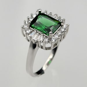 Emerald Womens Ring-925 Sterling Silver Ring-Turkish Handmade-Gemstone Ring-Gift for Her