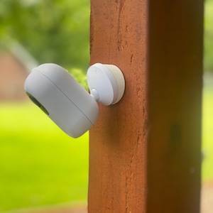 Unifi Protect G3 Instant Angled Wall and Surface Mount, 22.5 Degree