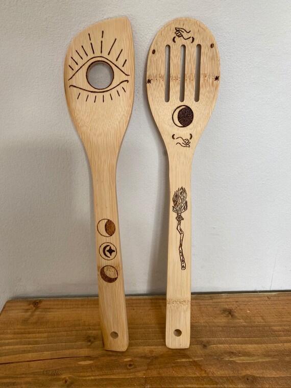 Kochkche Bambus Pyrografie dekorative Kunst handgebrannte Utensilien  Hexerei spirituelles natrliches Kochgeschirr Geschenk Unikat Original -  Etsy sterreich