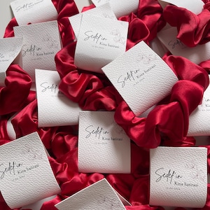 Satijnen Scrunchies – Kina Gedenkcadeautje met Gepersonaliseerd Kaartje | Söz, Nişan, Bruiloft Bedankje