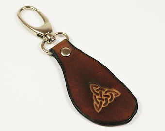 Keyring leather brown Celtic knot triangle embossed handmade unique Celts Middle Ages carabiner Celtic knot everyday