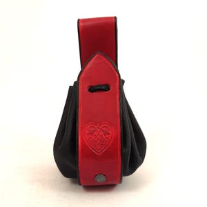 Borsa in pelle porta soldi in pelle rossa con cuore celtico in rilievo borsa medievale cuore celtico celti pelle nappa vera pelle Made in Germany