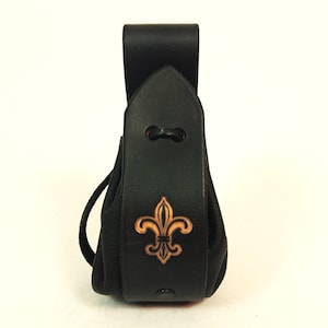 Münzbeutel Talerbeutel Leder schwarz Fleur de Lis Prägung Beutel Mittelalter handgefertigt Münzportemonnaie Echtleder Unisex Gürtelschlaufe