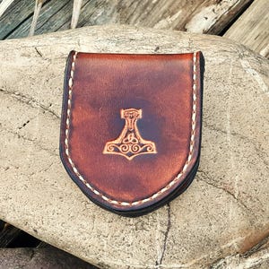 Geldbörse Thors Hammer Leder braun Portemonnaie Klein mit Druckknopf Schüttelbörse Handgefertigt Echtleder Wikinger Mittelalter Alltag Kind