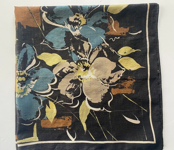 Vintage 1980s Floral and Geometric Scarf with Gol… - image 2
