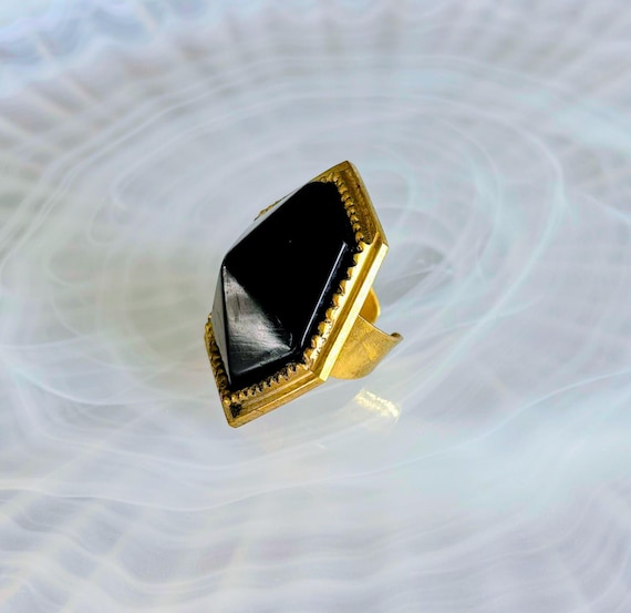 Statement Pyramid-Cut Onyx Ring with Hexagonal Be… - image 2