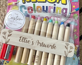 Personalised Colouring Set for Kids, Christmas Gift, Wooden Engraved, Artwork Display Magnet and Crayons, Children’s Birthday Present