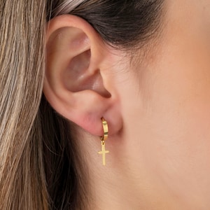 Pendientes de aro Huggie con dije en forma de cruz delicados y minimalistas, Perle a Forma Di Croce