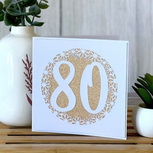 Biglietto per l'80esimo compleanno SVG / Festeggiamenti di compleanno / Anniversario / Cricut / Biglietto ritagliato / Creazione di biglietti / Uso commerciale - Modello di busta gratuito