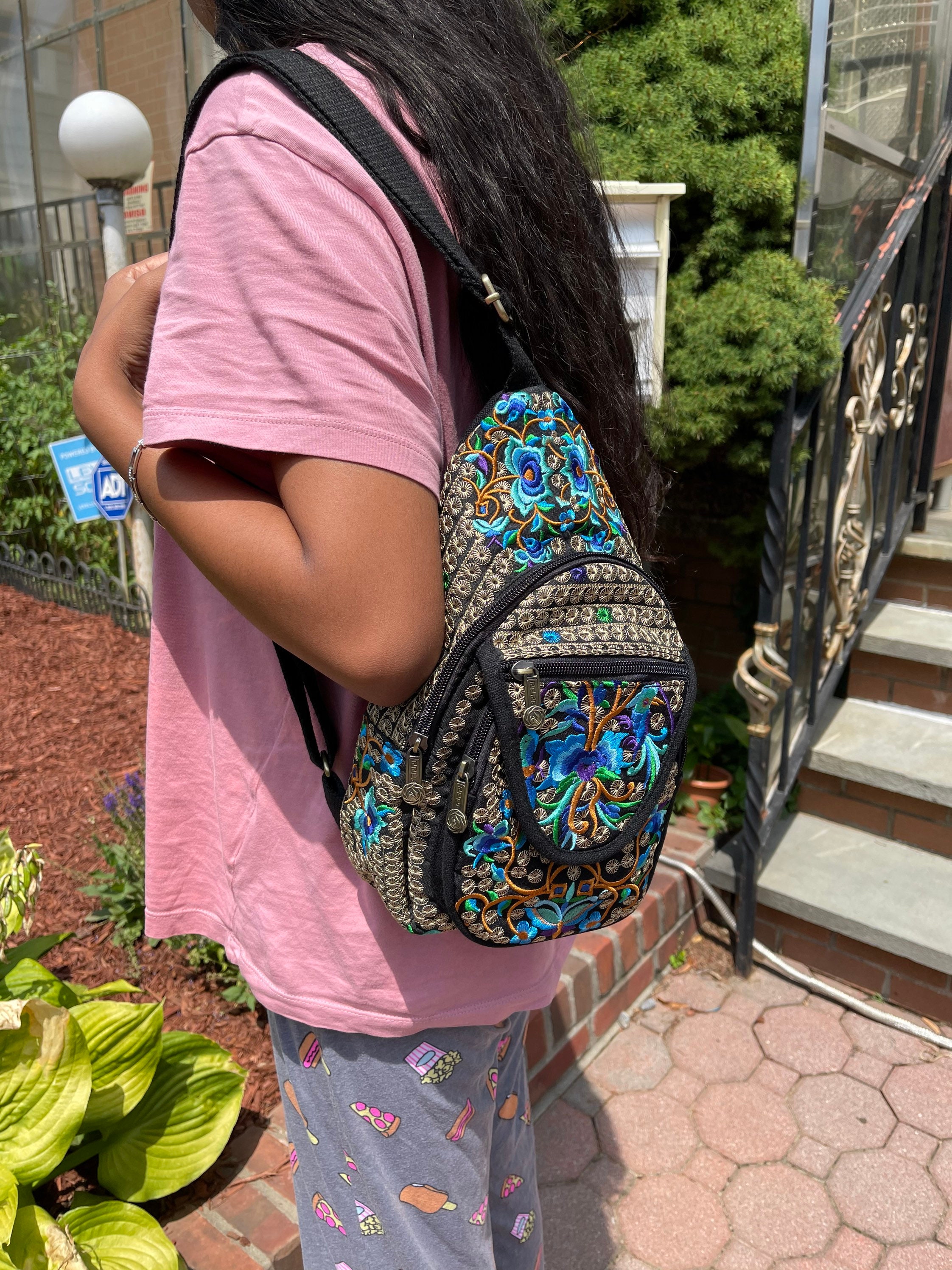 Kavu Sling Bag - Etsy display picture 1