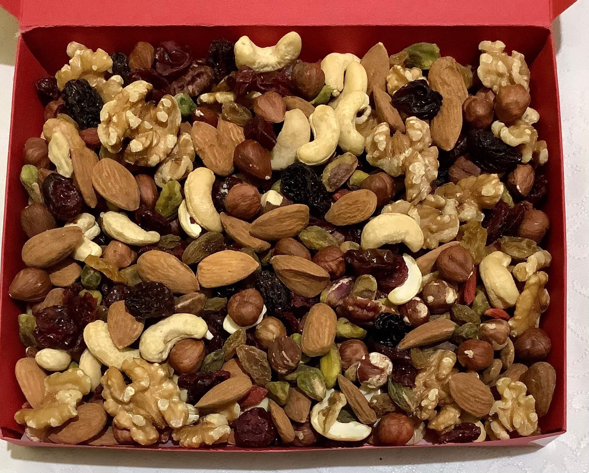 Mixed Nuts Snack Box/ Dry Fruit Box ,christmas Day,christmas Eve