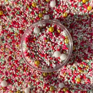 Candy Cane Lane Deluxe Rosso Rosa Verde Marrone Natale Cachous Nonpareil Edibile 100 e 1000 granelli di zucchero panettiere torta cupcake biscotti cibo yum