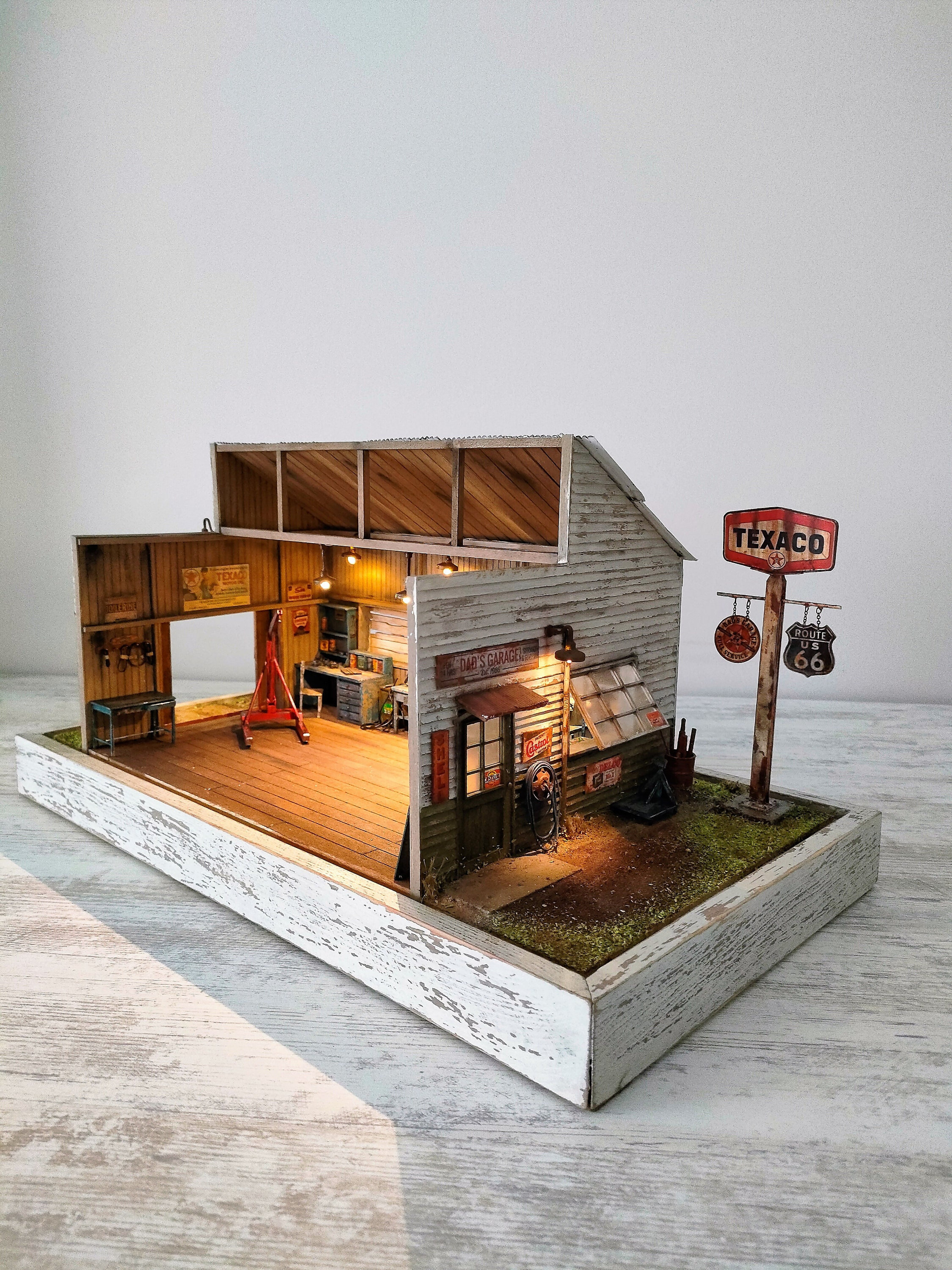 Garage Diorama  Manufacture of miniature accessories and diorama