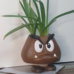 Gumba Blumentopf handbemalt inspiriert aus Super Mario Bros. Planter Goomba Planter Fan Art