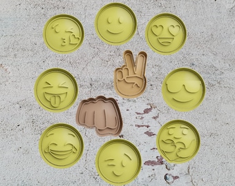 Emoji cookie cutter smiley