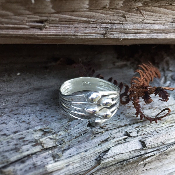 Old Souls Ring - Droplet Raindrop Pebble 925 Sterling Silver Ring 5 Elements Alchemy Nordic Scandinavian Natural Wire