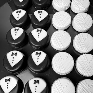 Wedding Bride & Groom Oreos Treats Favors 12 Oreos gift