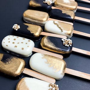Black and gold party cakesicles cake pops, Gold and black party theme favors treats (12)