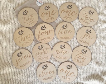Wooden Baby Milestone Cards – Moon 14pc or 15pc Set, Monthly Photo Prop, Baby Shower Keepsake & Newborn Gift, Neutral Nursery Room Decor