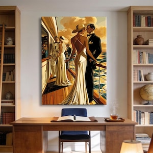 Puede incluir: Una impresión de arte mural enmarcada que representa una escena de estilo vintage con personas con ropa de noche formal en la cubierta de un barco al atardecer. La obra muestra a una persona con un vestido largo blanco sin espalda y un esmoquin negro.