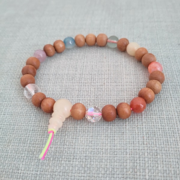 Pocket Mala Buddha Armband "Rainbow Warrior" für Frieden, Harmonie & Ausgeglichenheit aus Sandelholz,Achat, Fluorit, Bergkristall und Amethy