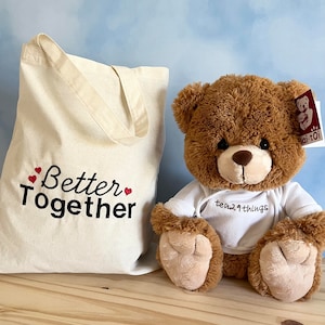 Personalisierter Teddybär mit besticktem Hoodie und Einkaufstasche - individuelles Geschenk für alle Gelegenheiten - Teddybär Größe 30 cm