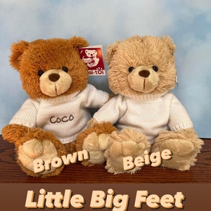 Personalisierter Teddy Bär - Individuell bestickter weißer Pullover - Geschenk für Freund/Freundin - Baby party - Sehr weich und niedlich! - Größe 26 cm