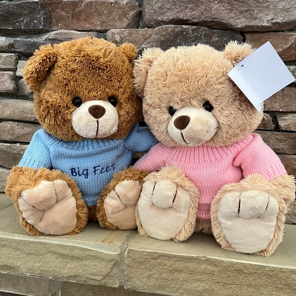 Große Füße Teddybär, personalisierter Teddybär mit süßem Strickpullover, Geschenk für Freund / Freundin, Geburtstag, Valentinstag, Geschenk Neugeborenes