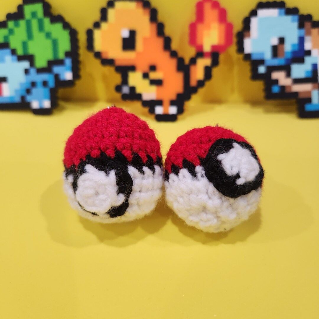 Crochet Pokéball Keychain Amigurumi Pokémon Keychain Pokemon Etsy