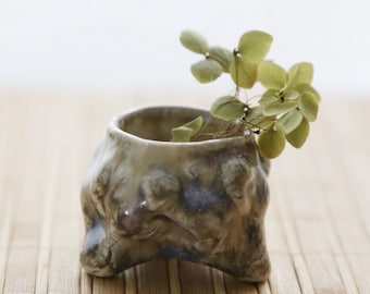 Shannon's Hand-build Pottery ~ Mini Flower Pot SH00083