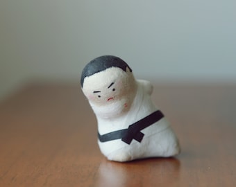 Chigiri Japanese Papier-Mache doll ~   Peeping Judoist