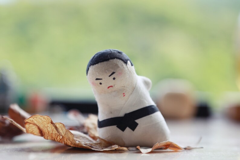 Chigiri Japanese Papiermache Doll Peeping Judoist Etsy