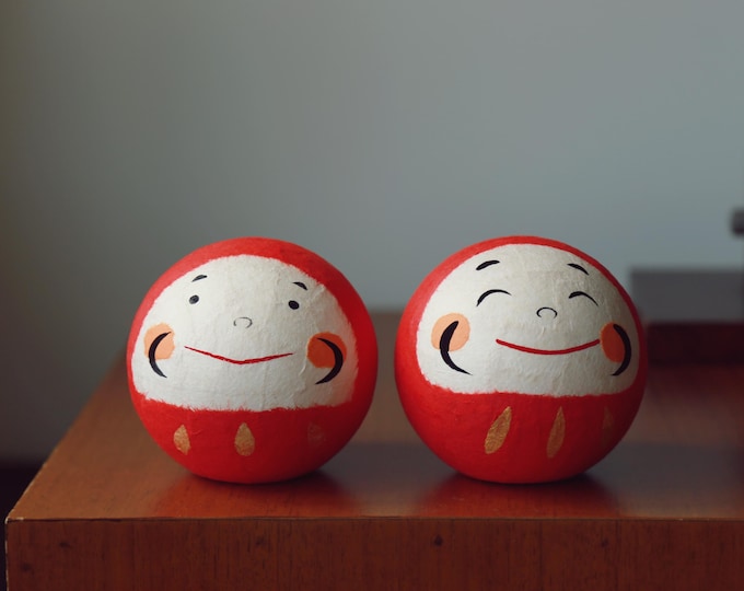 Featured listing image: Hariko Papier-Mache Hand Painting Daruma Doll