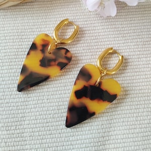 Creolen mit Leoparden-Herzanhänger aus Edelstahl