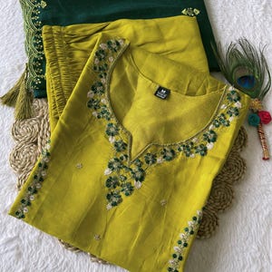 Kurta Dritto Ricamato In Misto Rayon GoSriKi Da Donna Con Pantaloni E Dupatta Galpatiyo Senape Gsmsenapemedia~p136233532