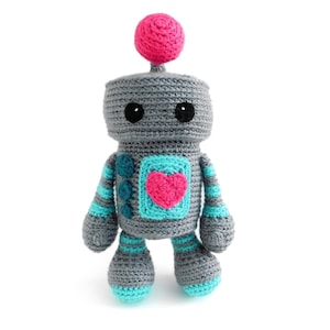 MÖNSTER - Roboten Ruby, Virkad plyschleksak (Amigurumi PDF-handledning)