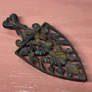 Vintage Cast Iron Trivet, Pot Trivet, Vintage Kitchen