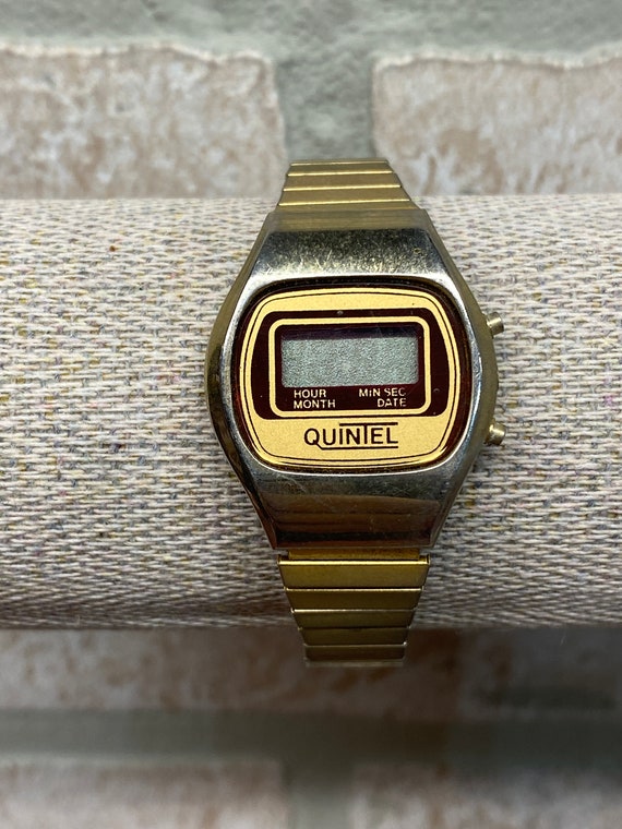 VTG Quintel Digital Unisex Watch 33MM DayDate Gold Expandable Band 6\