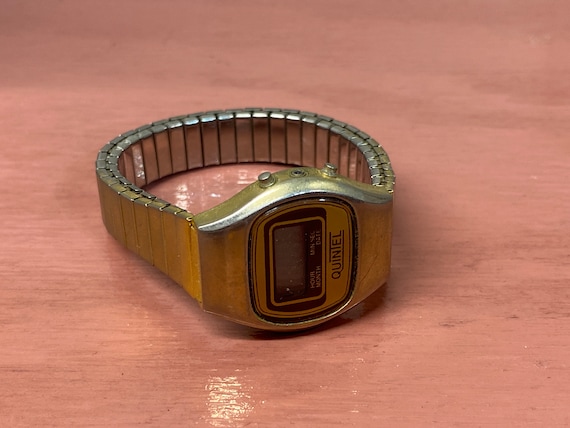 Quintel Wrist Watch Quintel Wristwatch Blue Red Band Sealed July 4th Patriotic  main image 3