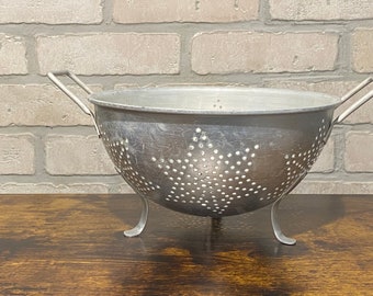 Vintage Star Patterned Colander, Metal Strainer, Vintage Kitchen, Kitchen Decor, Vintage Kitchen Colander