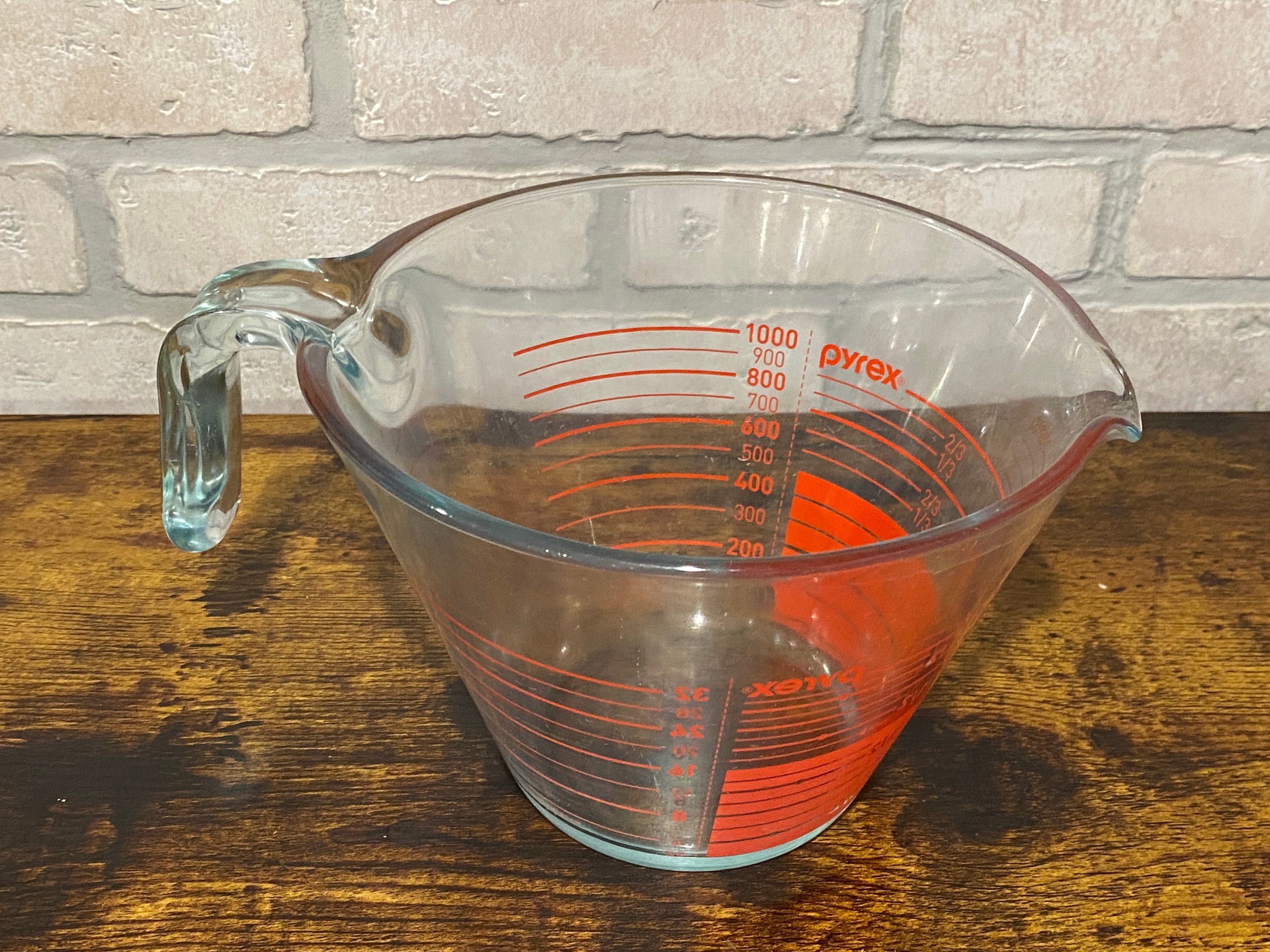 Vintage Pyrex 8-Cup Measuring Glass with Red Lettering