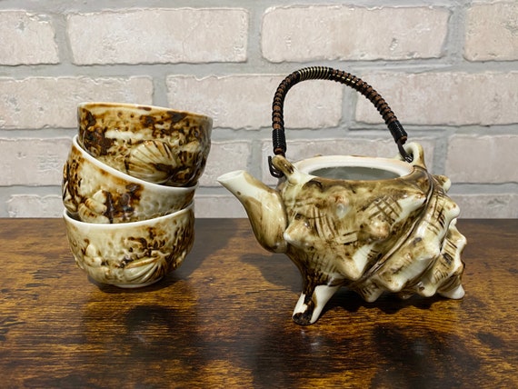 Seashell Tea Pot, Vintage Tea Pot, Lake House Decor, Ocean Front - Main Image