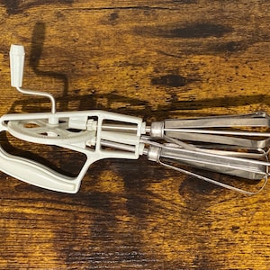 Vintage Hand Mixer, Egg Beater, Hand Mixer