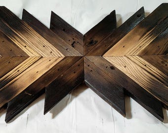 Geometrische rustikale Holzwandkunst