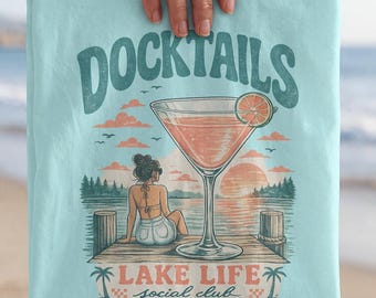 Docktails Lake Life PNG, Retro Summer Social Club Grafik-T-Shirt Design (digitaler Download)