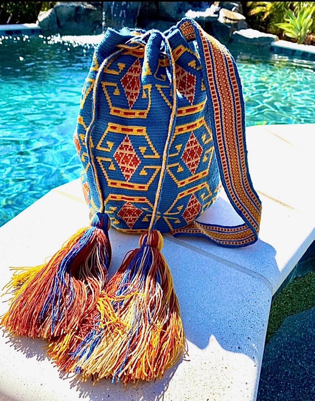  GENUINE Traditional WAYUU Bag, Original Crochet Crossbody,  Handmade Colombian Bucket Bag, Ethical Purse, Artisanmade (Dama) : Handmade  Products