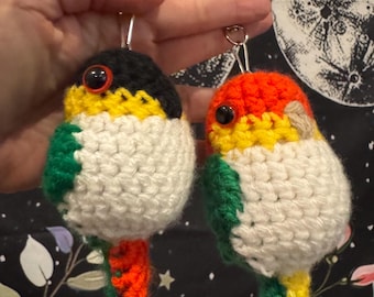Crochet Bird Keychains – Handmade Amigurumi Parrots & Custom Pet Birds